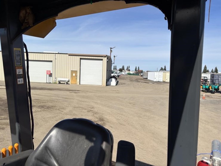 2017-deere-210lep-image-42