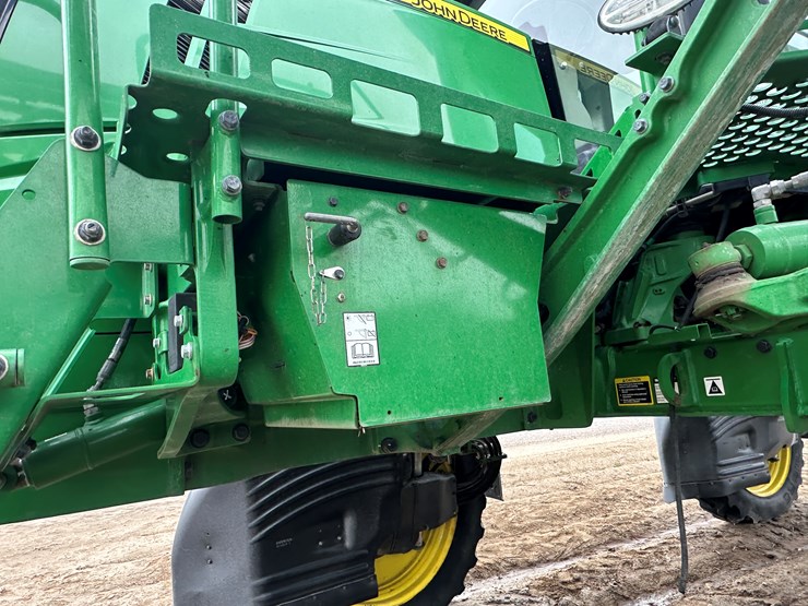 2021-john-deere-r4044-image-51