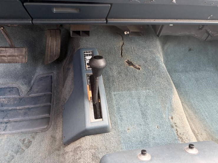 1993-chevrolet-3500-image-17