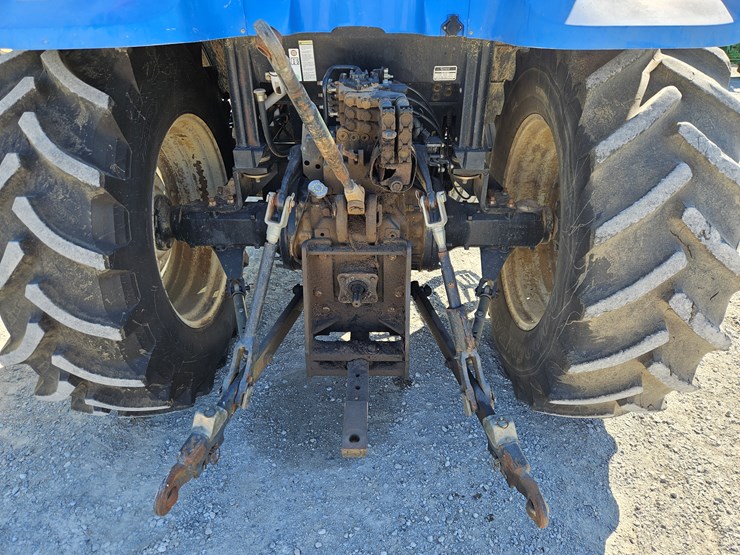 2006-new-holland-ts110a-image-9