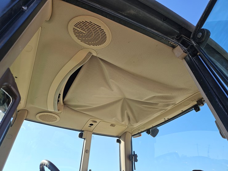 2002-john-deere-6420-image-16