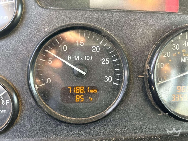 2012-peterbilt-337-image-8