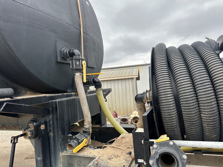 #38802-•-2022-kbh-40'-t/a-6000-gallon-nurse-trailer-vin:-1t9gn4022nc623368-image-19