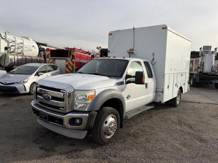 2011-ford-f550-image-1