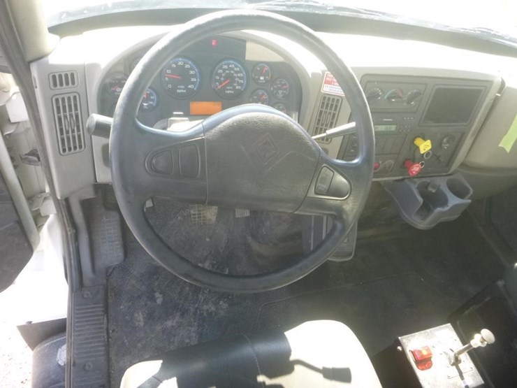 2008-international-7400-image-19