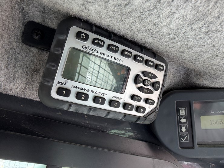 2012-deere-326d-image-7