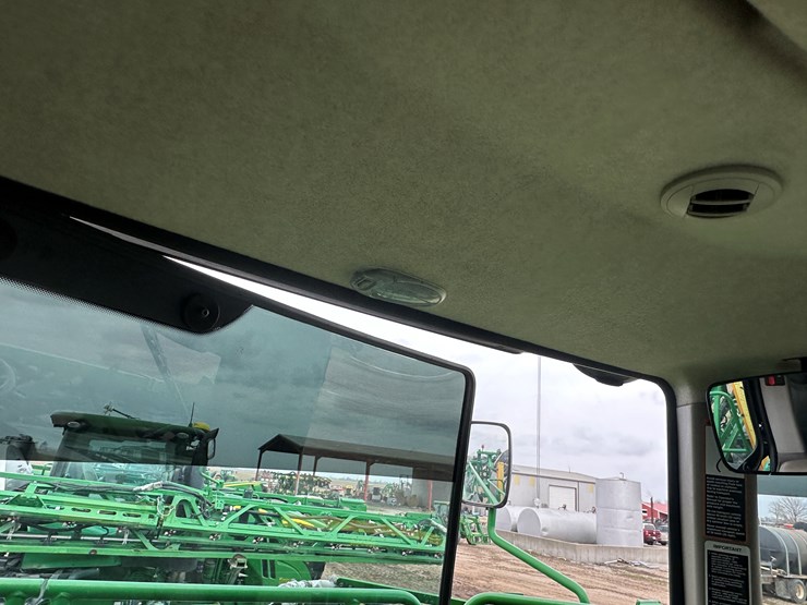 2021-john-deere-r4044-image-110