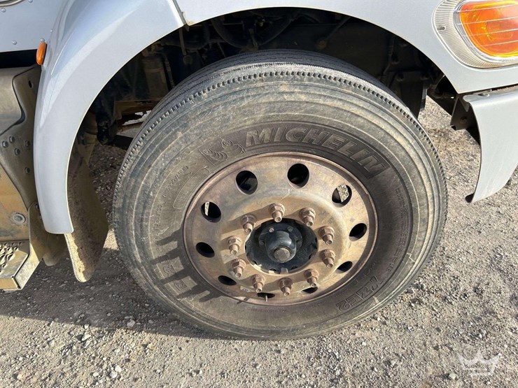 2015-peterbilt-337-image-39