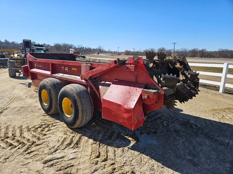 new-holland-195-image-3