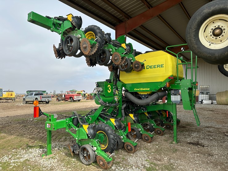 john-deere-1725c-image-4