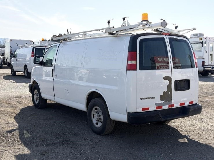 2008-utility-van-image-4