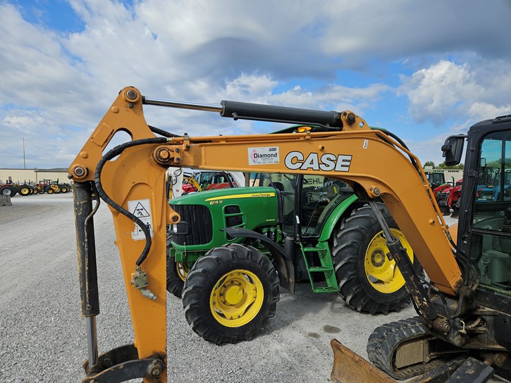 2018-case-cx37c-image-2
