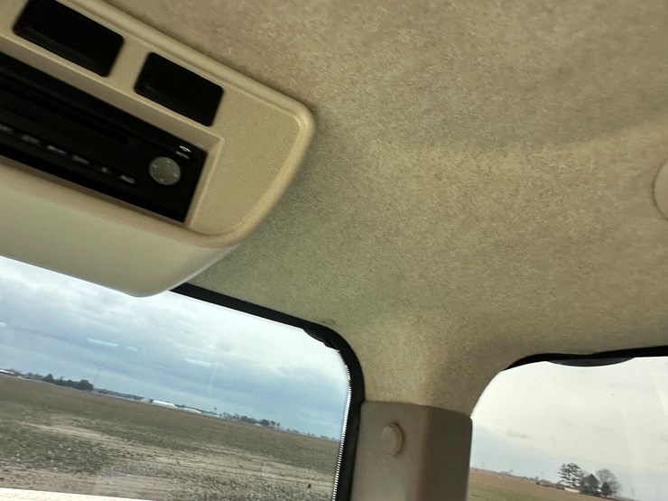 2021-john-deere-r4044-image-113