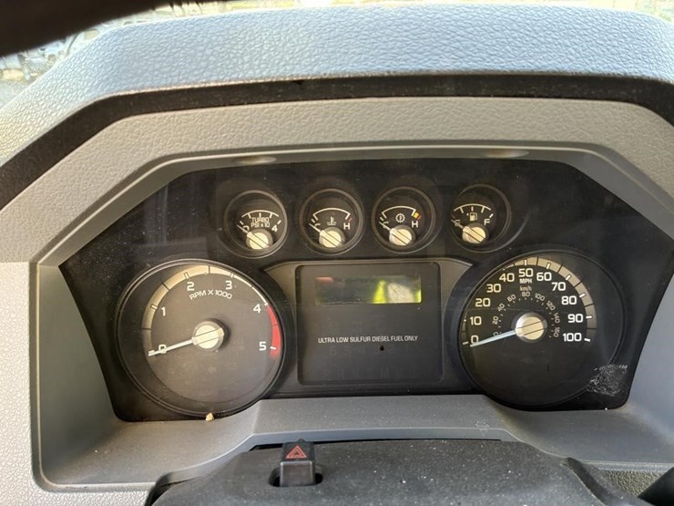 2011-ford-f550-image-14