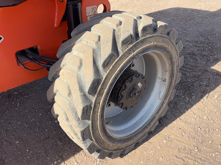 2012-jlg-860sj-image-28