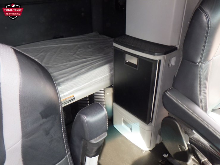 2023-kenworth-t680-image-22