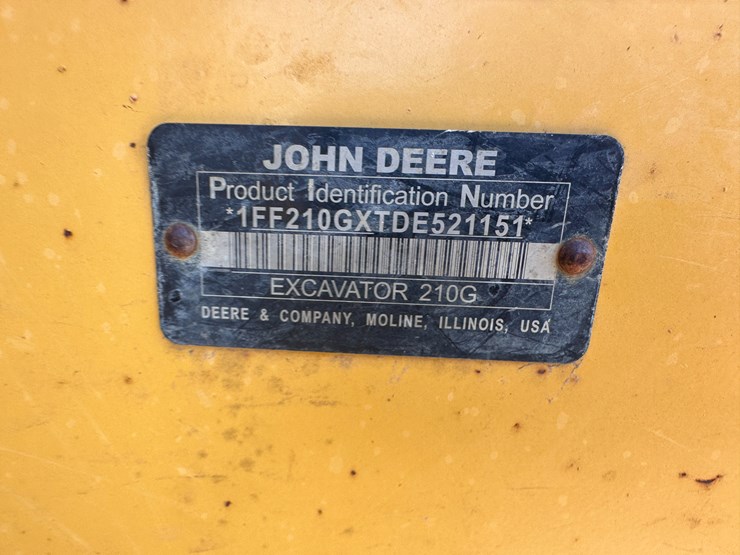 deere-210g-image-3