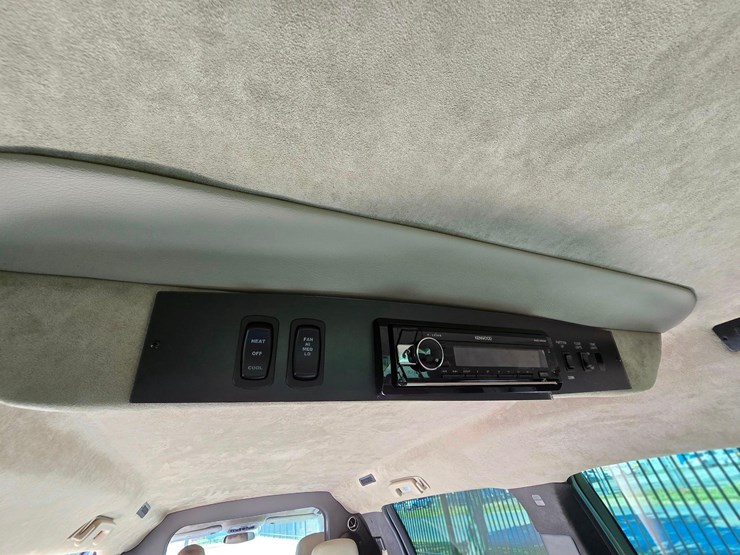 2019-cadillac-sayers-and-scovill-70in-limo-w-only-7729-miles-image-36