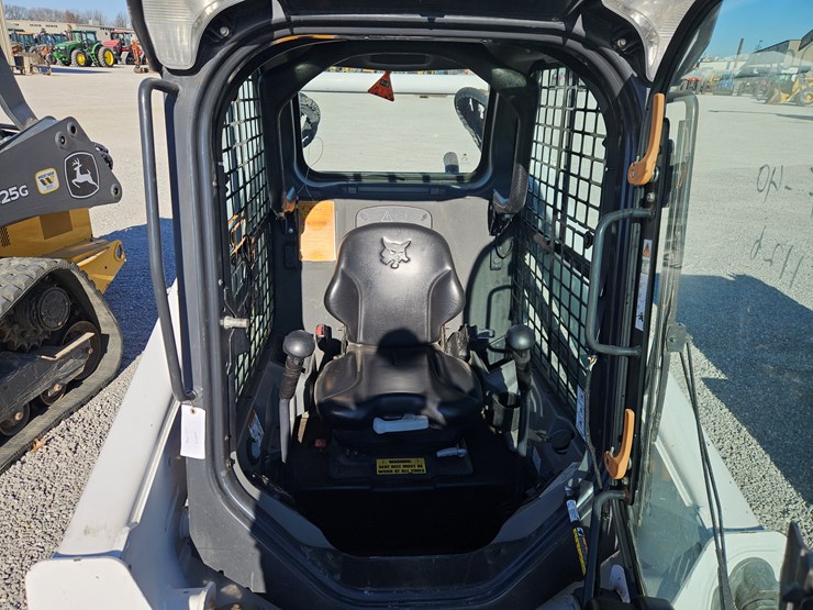 2019-bobcat-t595-image-7