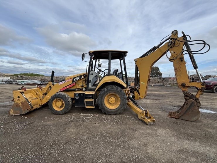 caterpillar-420f2-image-5