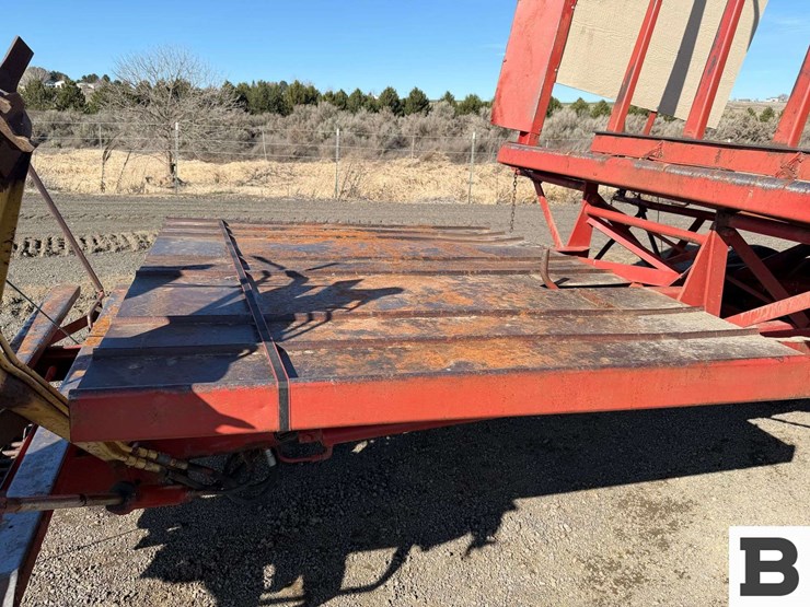 new-holland-1030-image-15