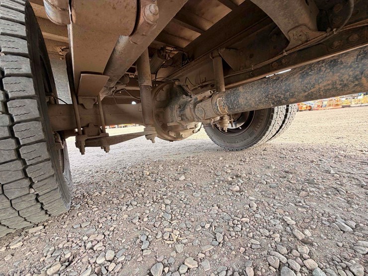 2001-tk-sterling-m5500-chassis-image-12