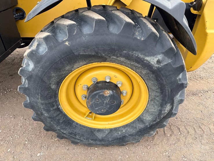 2011-caterpillar-th514-telehandler-image-20