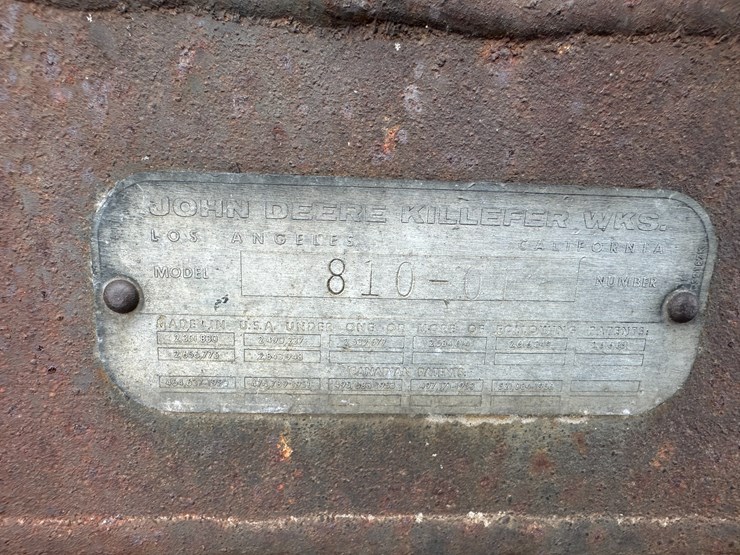 john-deere-810-image-27