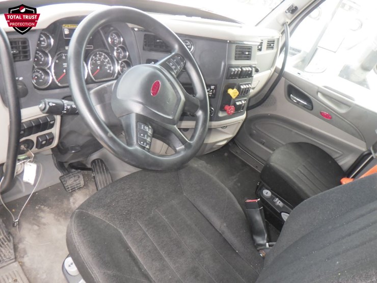 2020-peterbilt-579-image-17