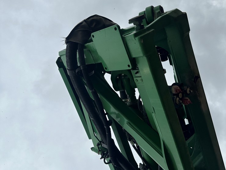 2021-john-deere-r4038-image-46