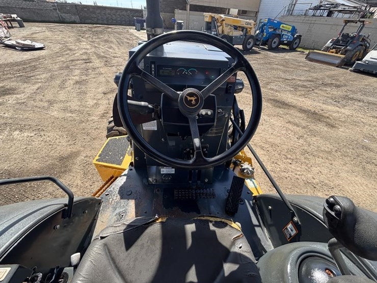 2017-deere-210lep-image-31