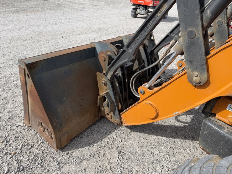 2022-case-580sn-image-4