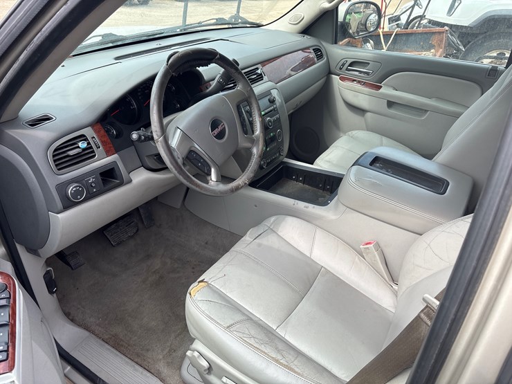 2013-gmc-yukon-image-7