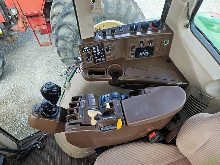 2006-john-deere-7520-image-11