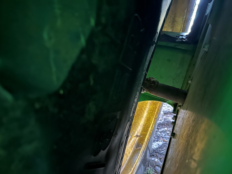 2021-john-deere-cp690-image-13