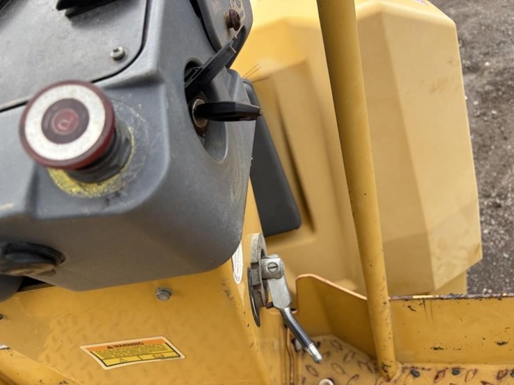 caterpillar-cb24-image-22