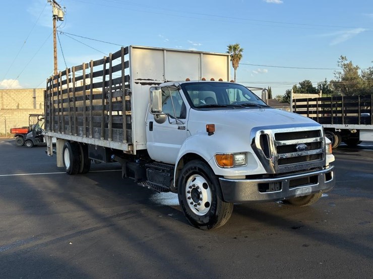 2012-ford-f650-image-2