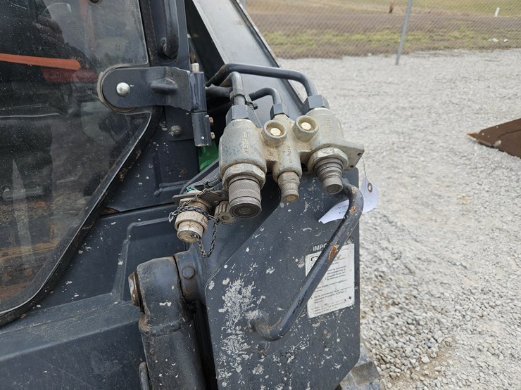 2019-deere-317g-image-6