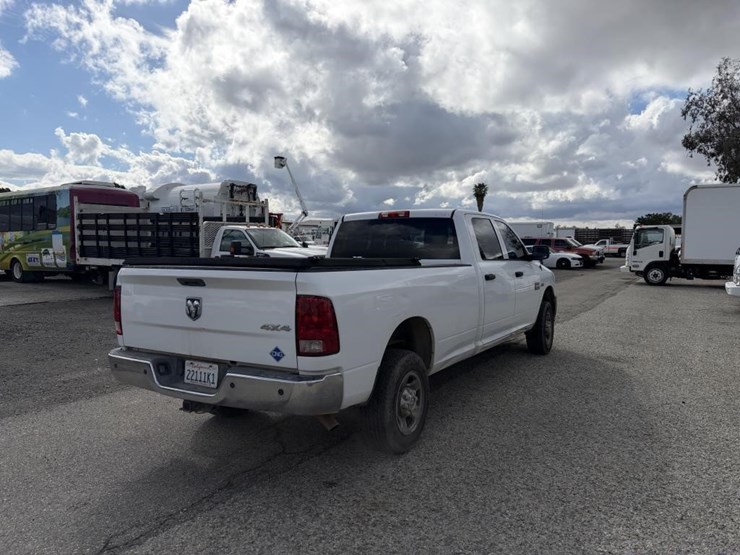 2012-dodge-2500-image-3