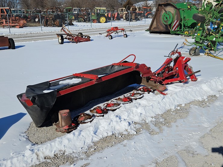 2018-new-holland-h6750-image-1