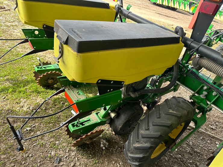 john-deere-1725-image-35