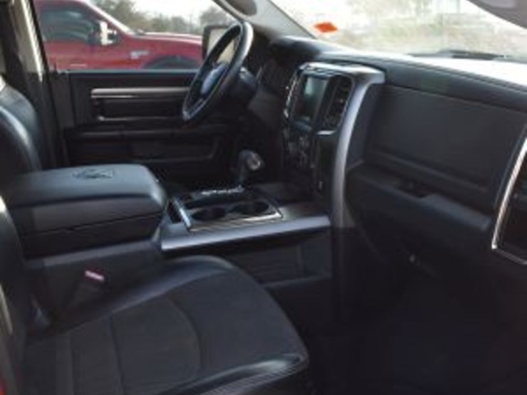 2013-dodge-1500-image-28