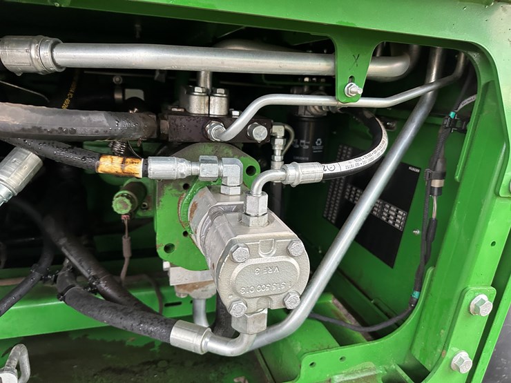 2021-john-deere-cp690-image-37