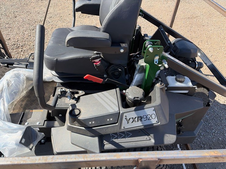 2025-yakta-yxr-920-commercial-zero-turn-mower-image-10