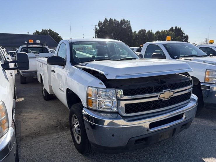 2011-chevrolet-2500-image-4