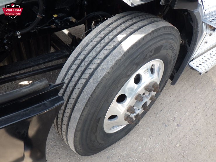 2022-freightliner-cascadia-116-image-19