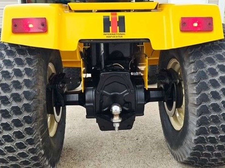 1988-cub-cadet-1572-image-3