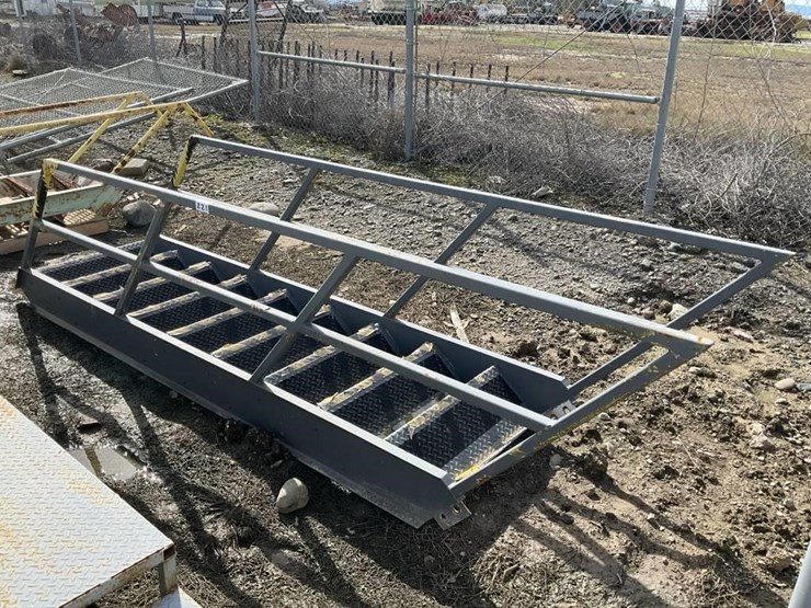 10'-portable-steel-staircase-image-4