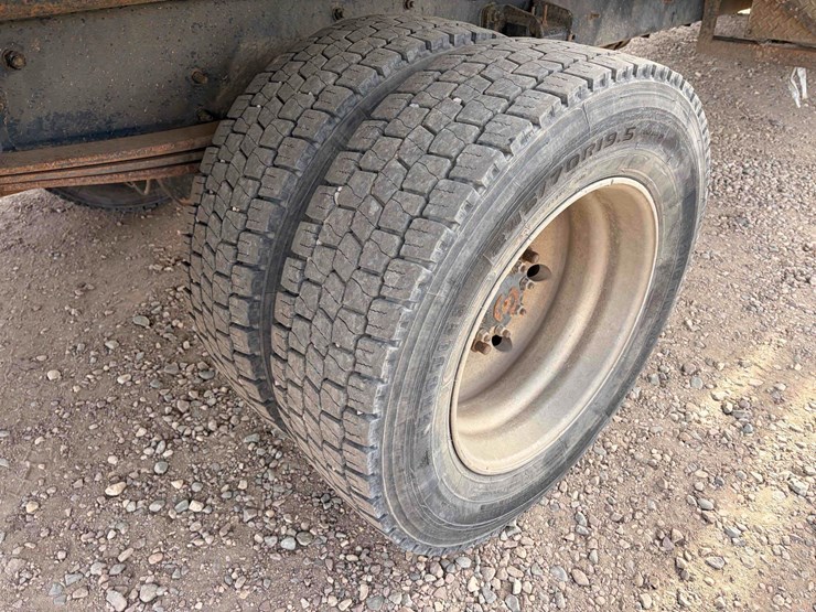 2001-tk-sterling-m5500-chassis-image-33