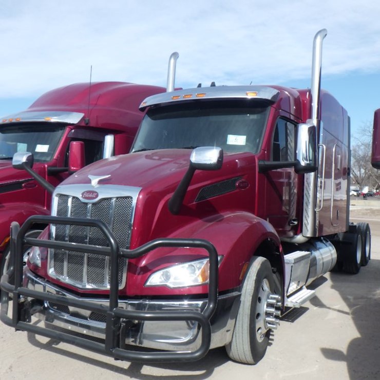 2023 PETERBILT 579